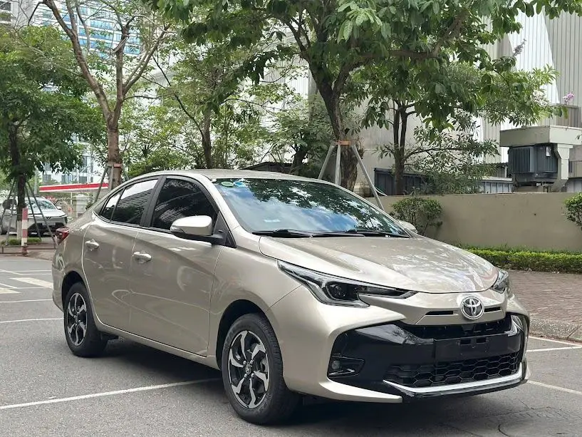 Xe 4 chỗ
