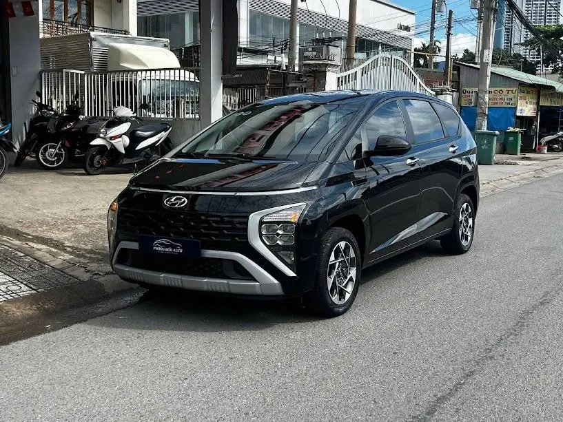 Xe 7 chỗ