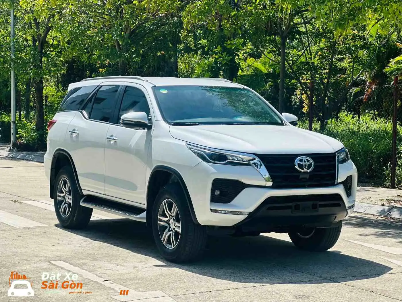 Xe 7 chỗ rộng