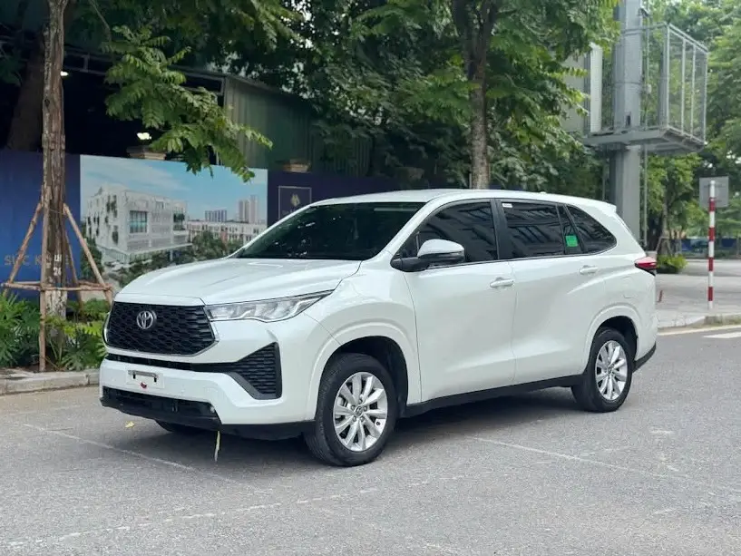 Xe 7 chỗ rộng
